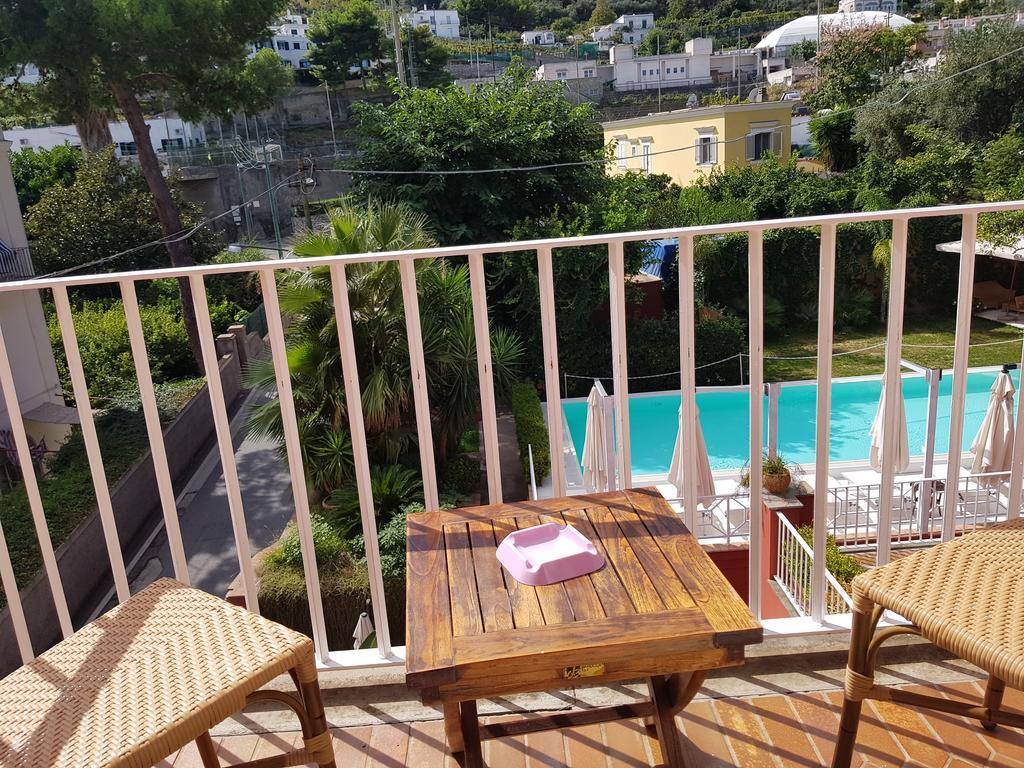 Palatium Mari Hotel Capri Exterior photo